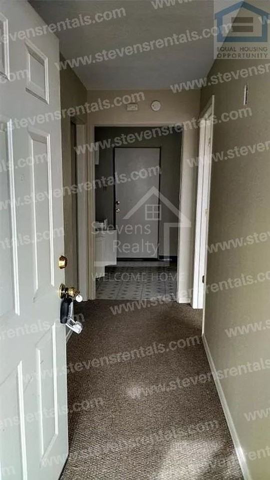 2323 Nw Bell Ave - Photo 6 of 8