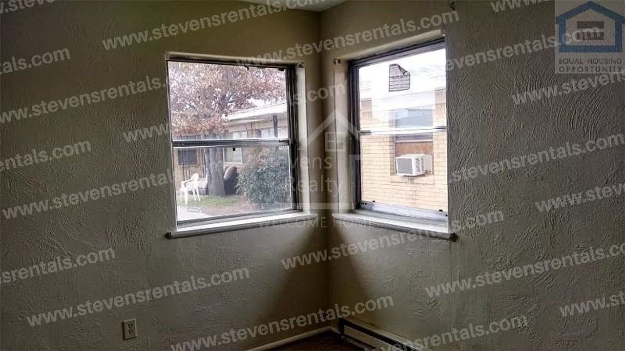 2323 Nw Bell Ave - Photo 7 of 8