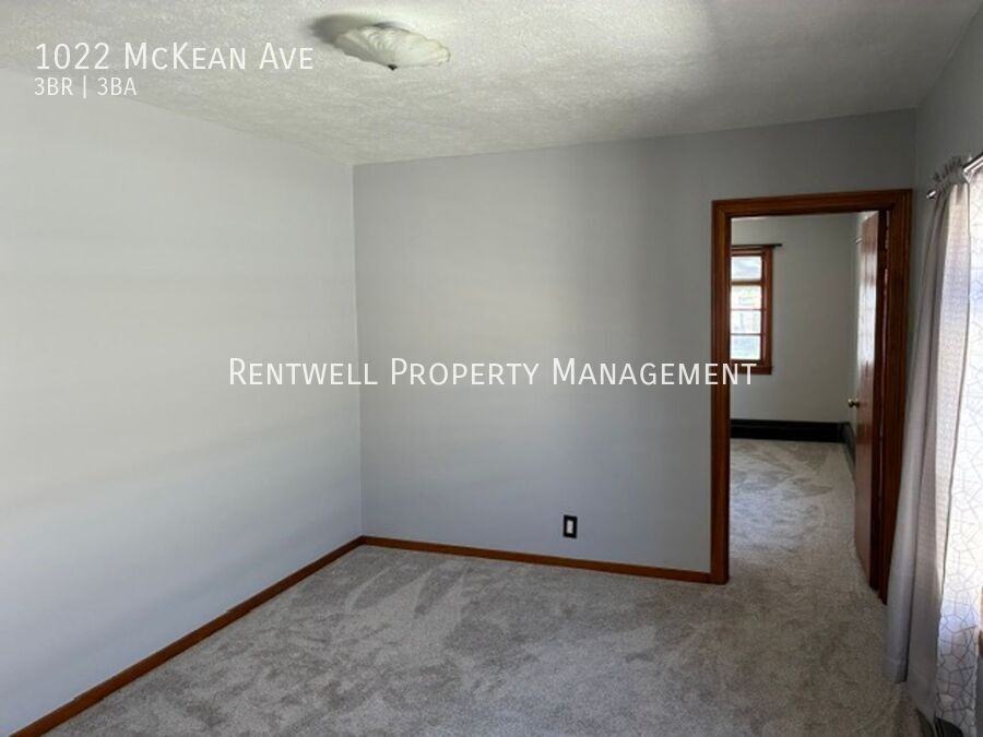 1022 Mckean Ave - Photo 7 of 19