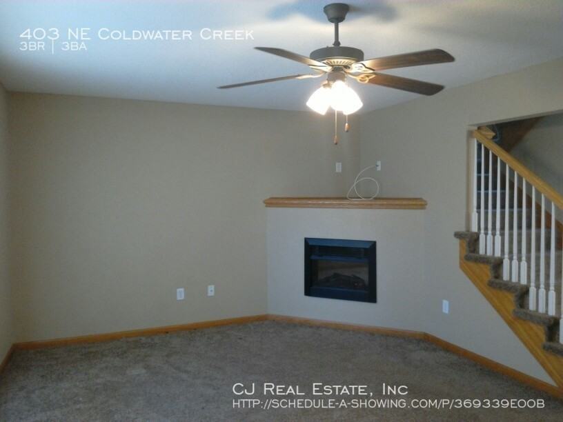 403 Ne Coldwater Creek Dr - Photo 2 of 9