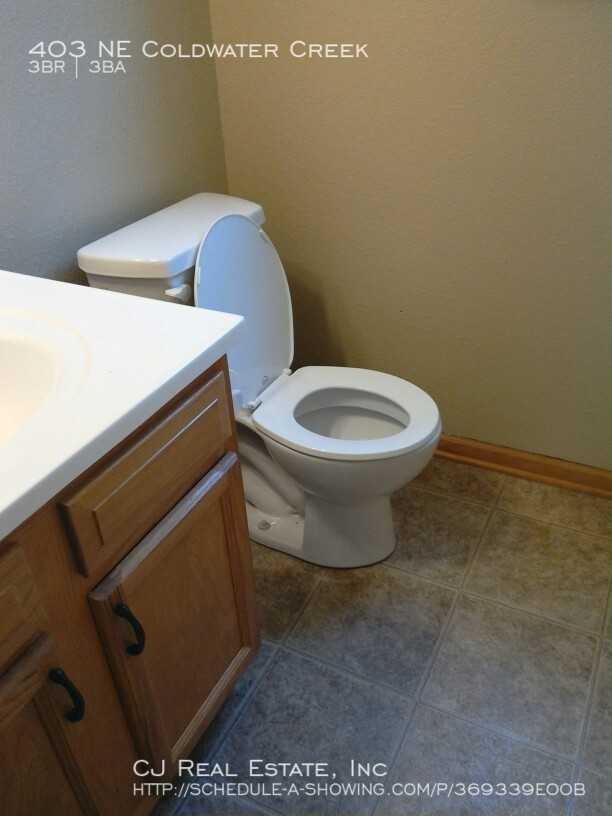 403 Ne Coldwater Creek Dr - Photo 5 of 9