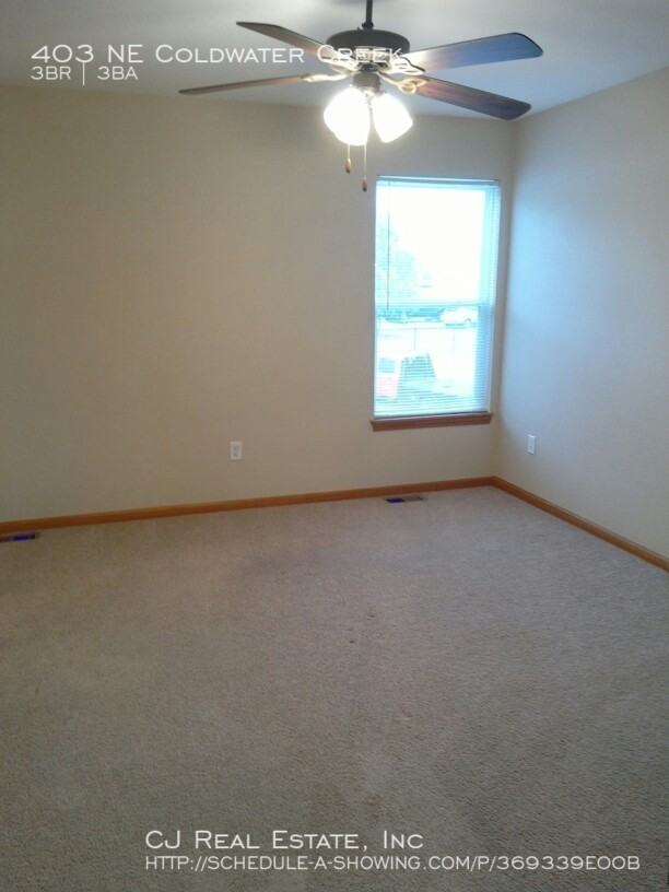 403 Ne Coldwater Creek Dr - Photo 6 of 9