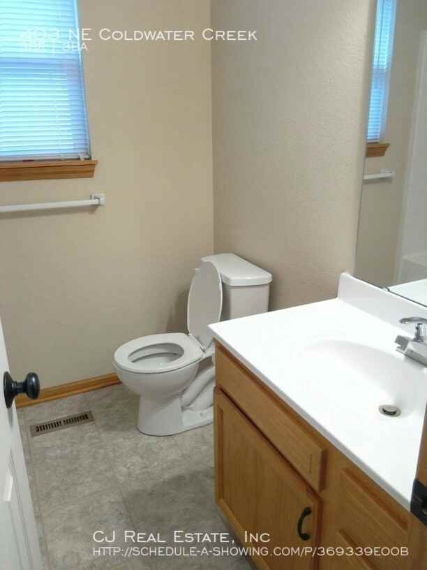 403 Ne Coldwater Creek Dr - Photo 7 of 9