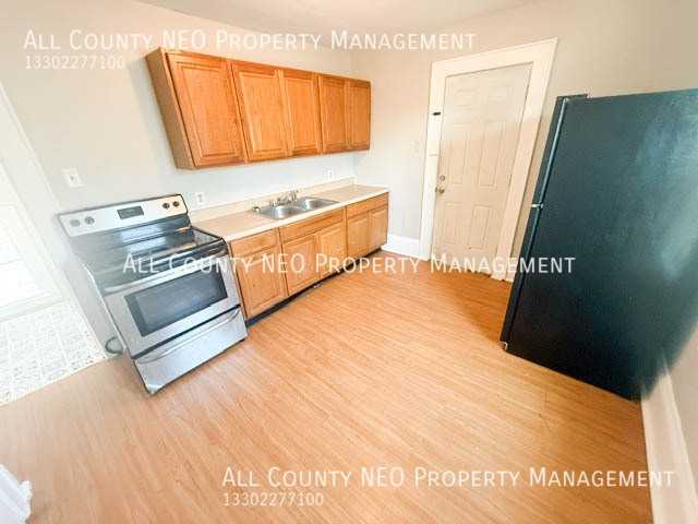 859 Brown St - Photo 4 of 14
