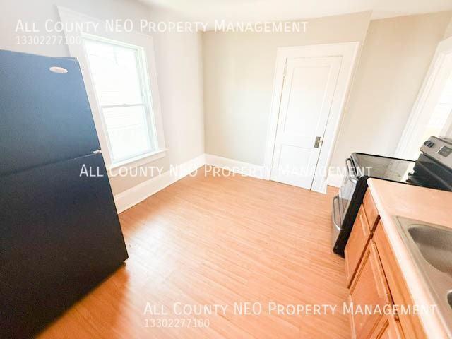 859 Brown St - Photo 6 of 14