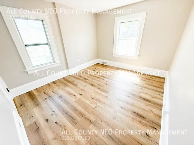 859 Brown St - Photo 7 of 14