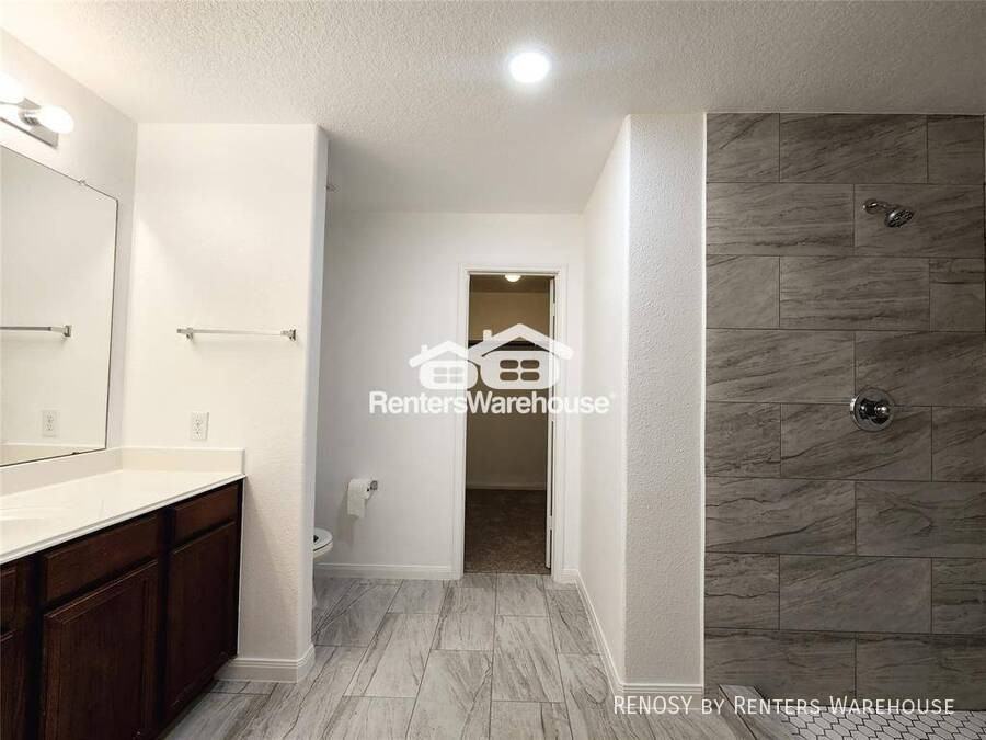 927 Paradise Rd - Photo 7 of 16