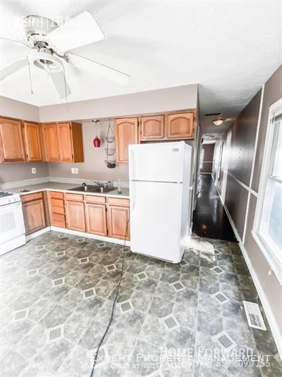 1216 Hammond Ave - Photo 2 of 12