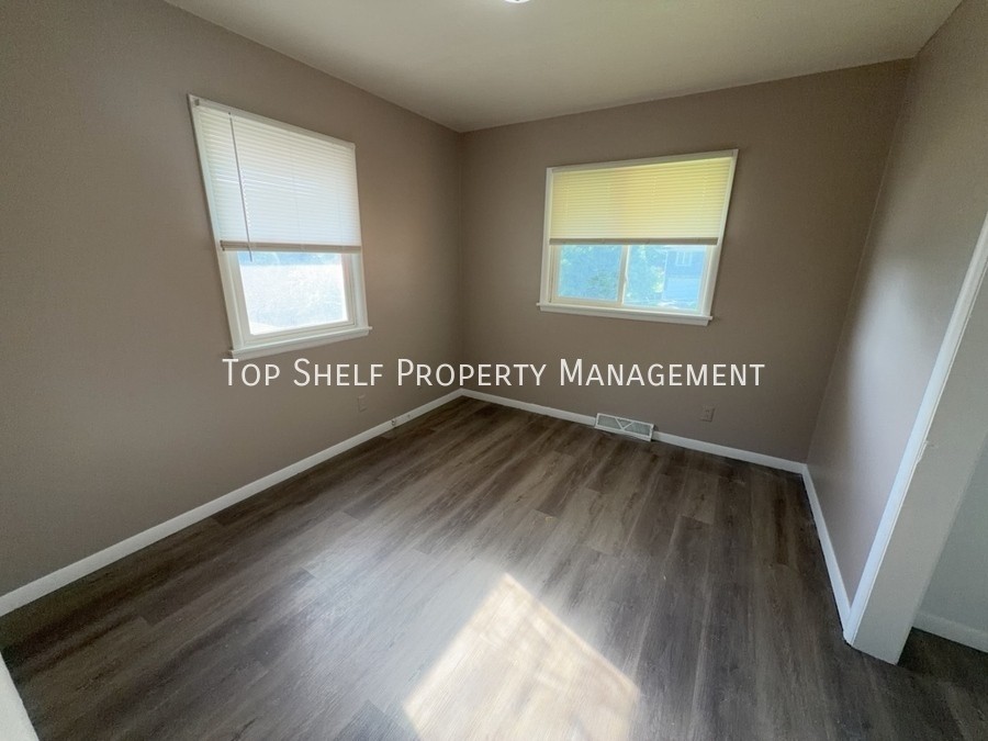 2425 Welbeck Rd - Photo 7 of 11