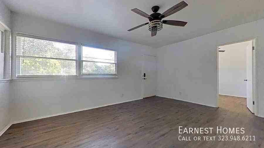 15544 Romar St - Photo 4 of 20