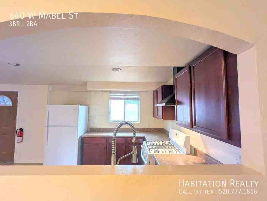 640 W Mabel St - Photo 4 of 23