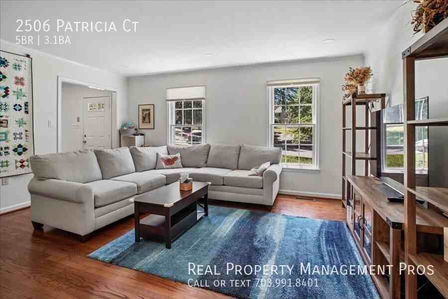 2506 Patricia Ct - Photo 2 of 12