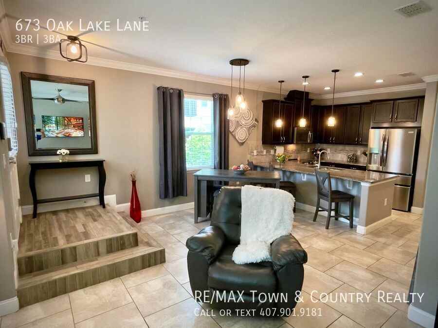 673 Oak Lake Ln - Photo 5 of 36
