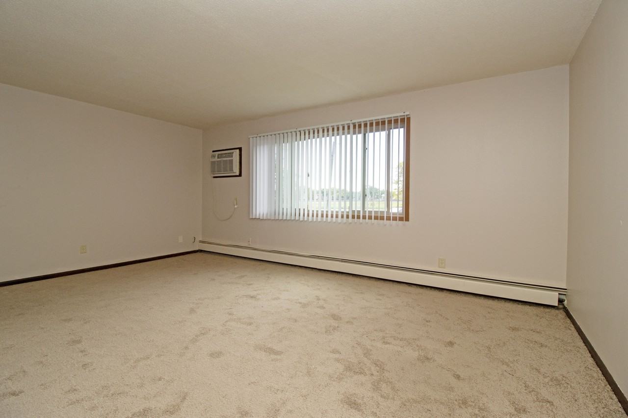 625 12th Ave N #212 - Photo 6 of 13