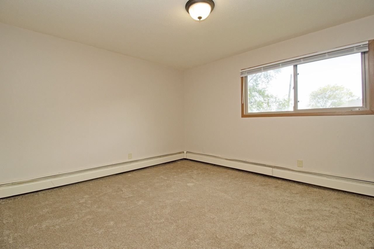 625 12th Ave N #212 - Photo 7 of 13