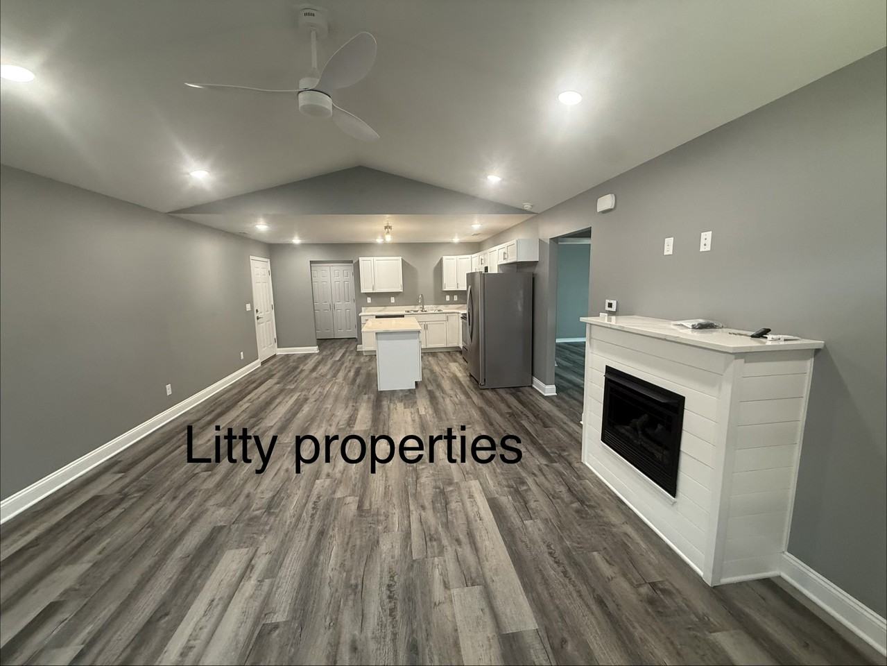 1072 Ozark Ave #NA - Photo 3 of 9