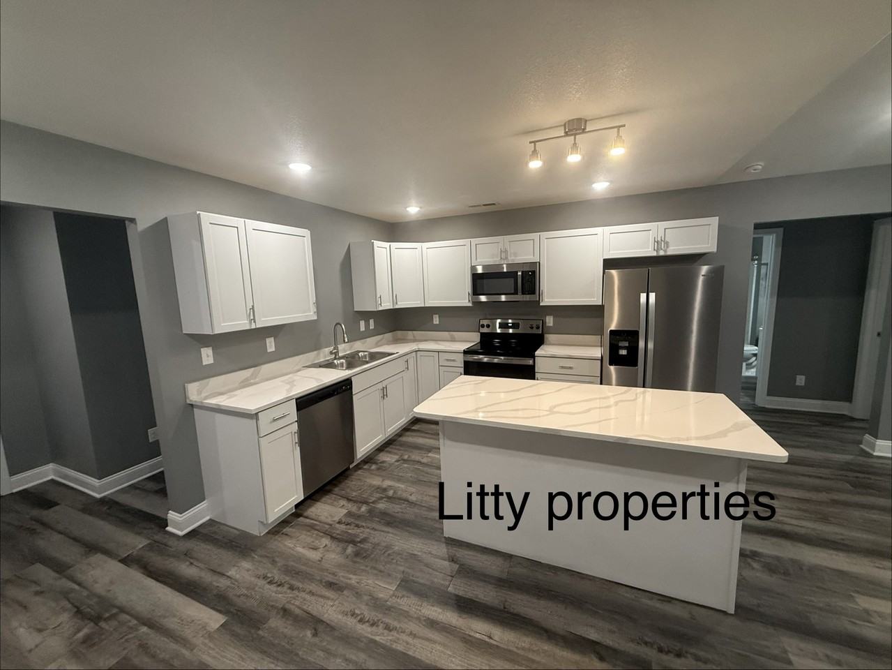 1072 Ozark Ave #NA - Photo 6 of 9