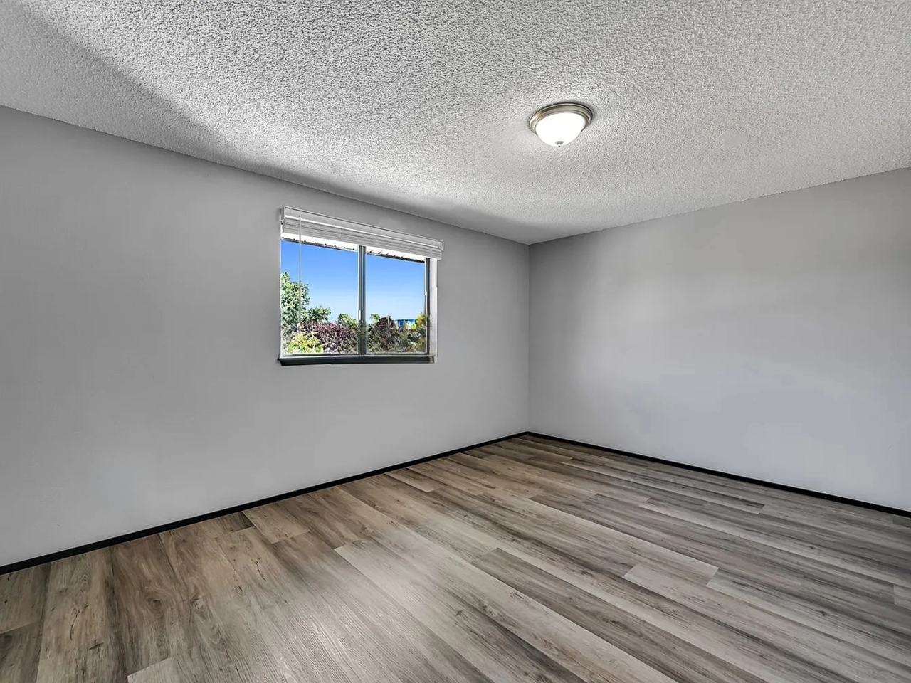 912 Algona Blvd N #B - Photo 3 of 17