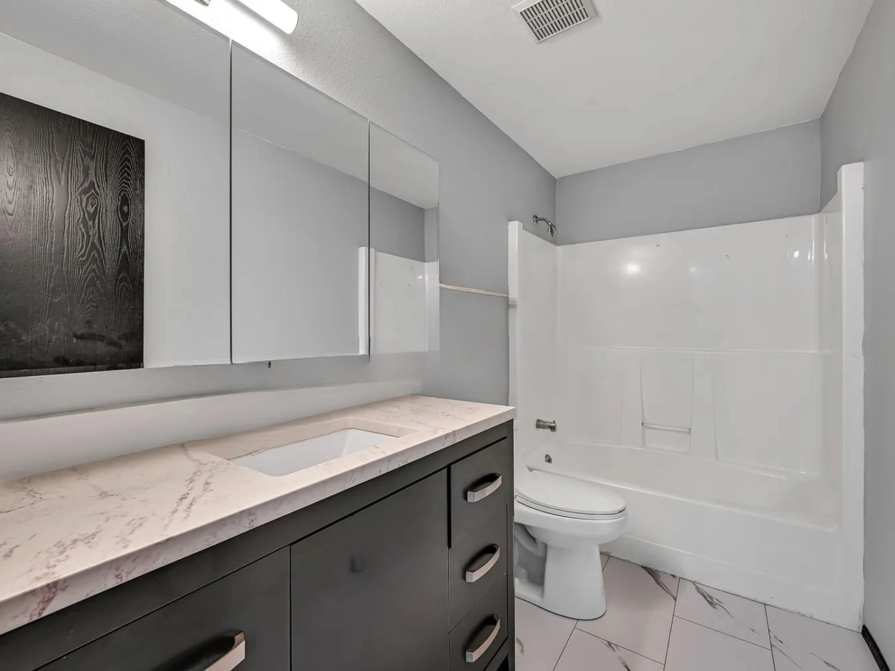 912 Algona Blvd N #B - Photo 4 of 17