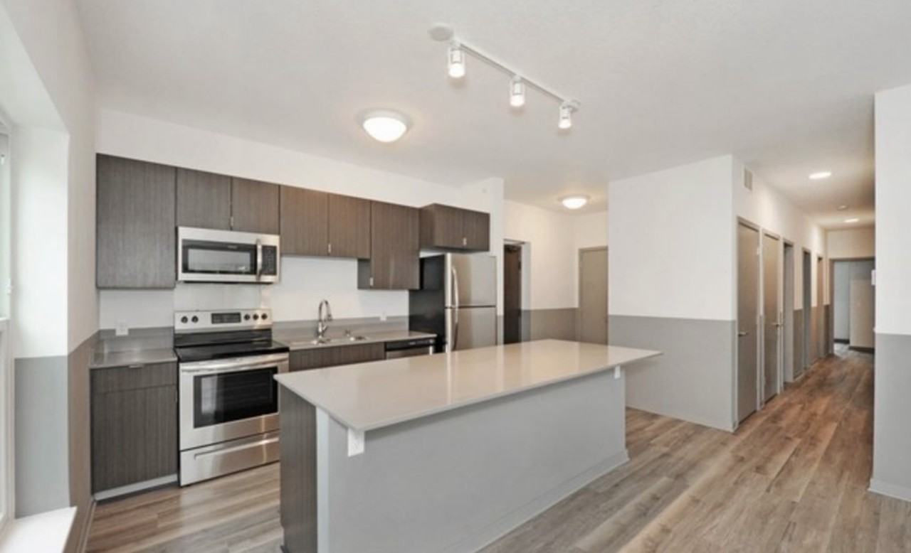 617 10th Ave Se #301 - Photo 3 of 5