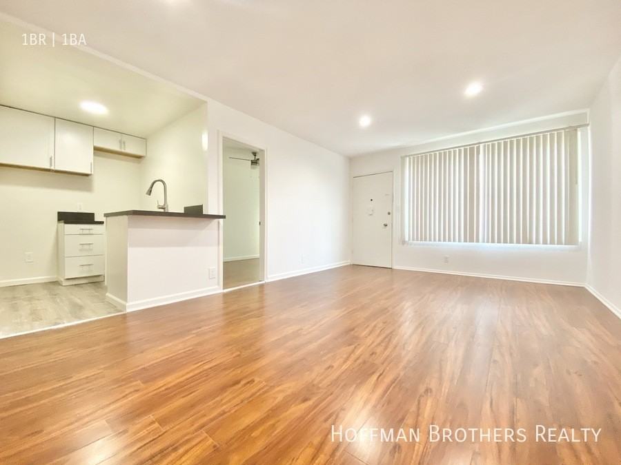 1445 S Sherbourne Dr #10
