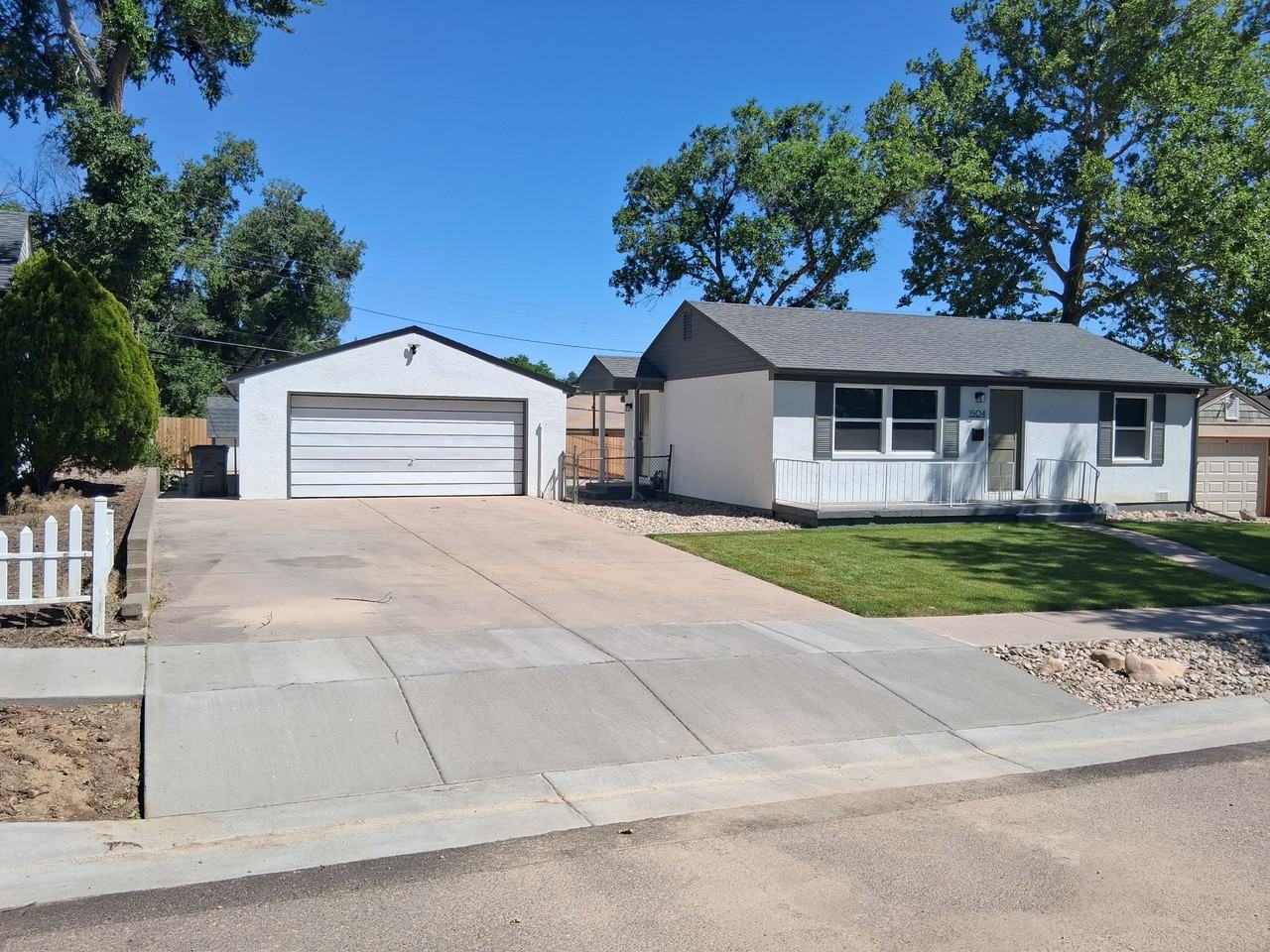 1504 Zuni Rd #NA - Photo 2 of 17