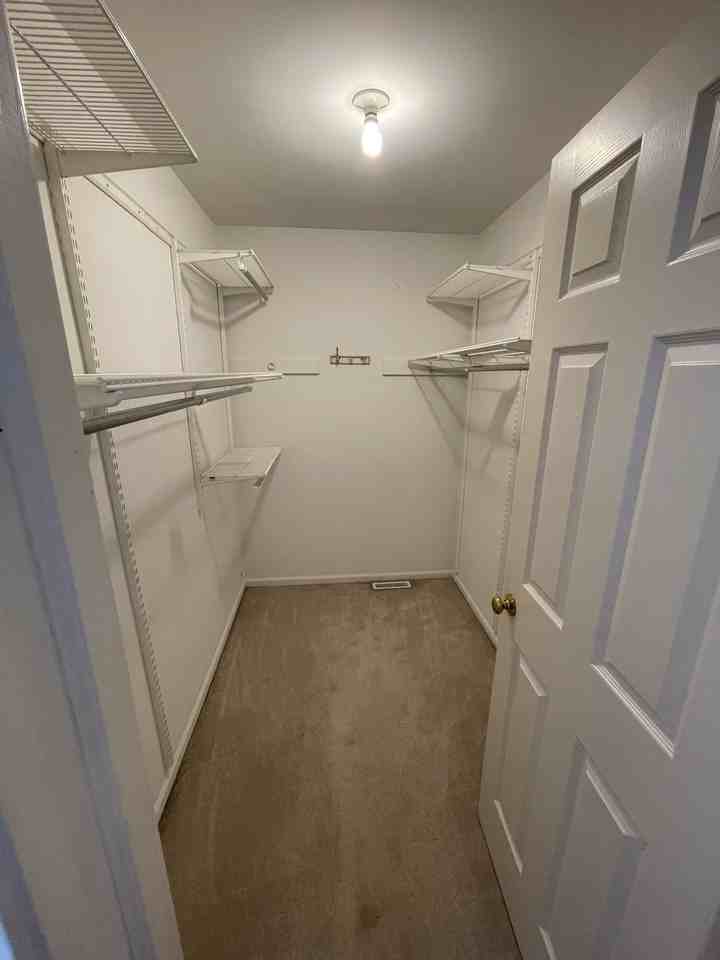 1943 W White Oak St #1943 - Photo 6 of 9