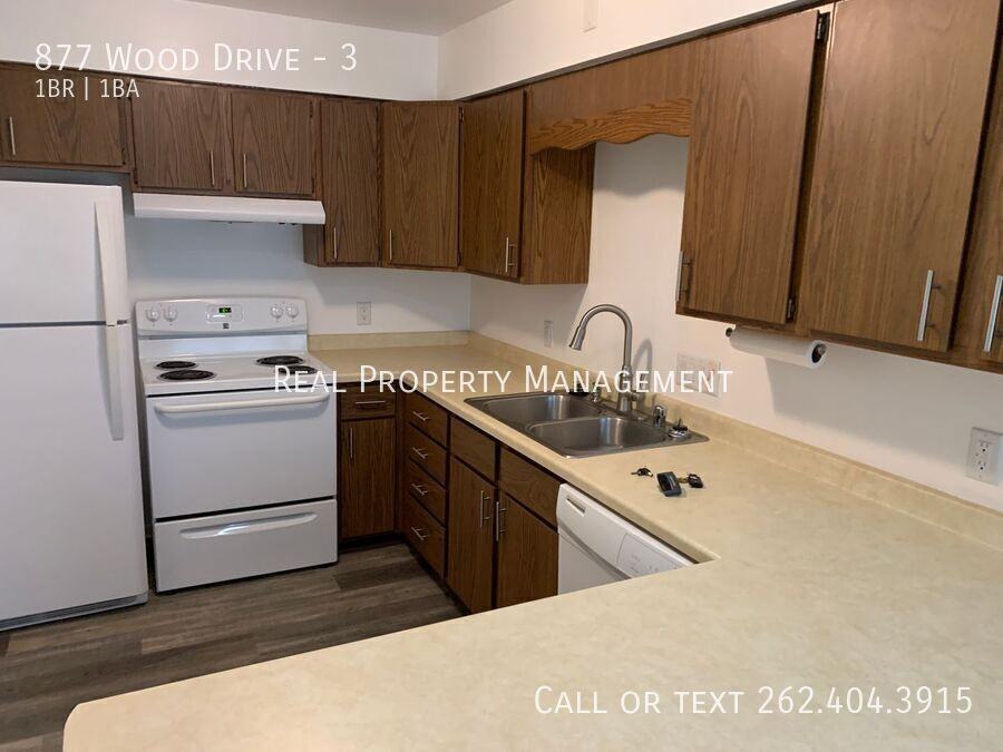 877 Wood Dr #3 - Photo 3 of 10