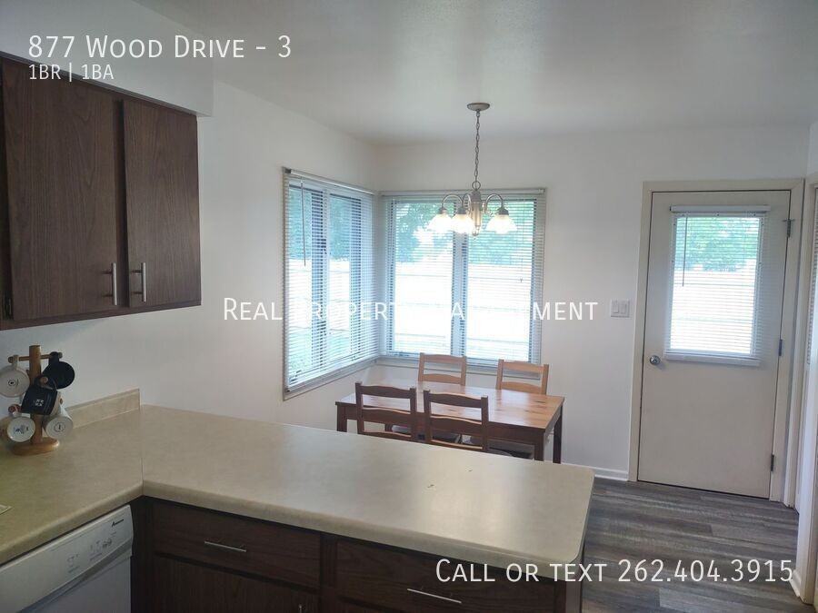 877 Wood Dr #3 - Photo 5 of 10