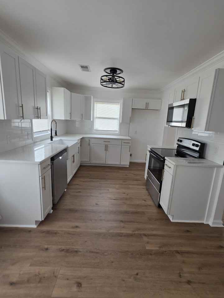3923 Curry St #NA - Photo 2 of 9