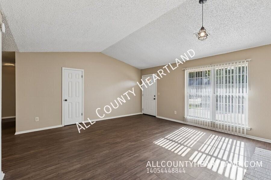119 Woodman Dr - Photo 2 of 10