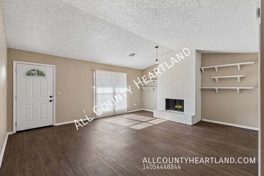 119 Woodman Dr - Photo 3 of 10