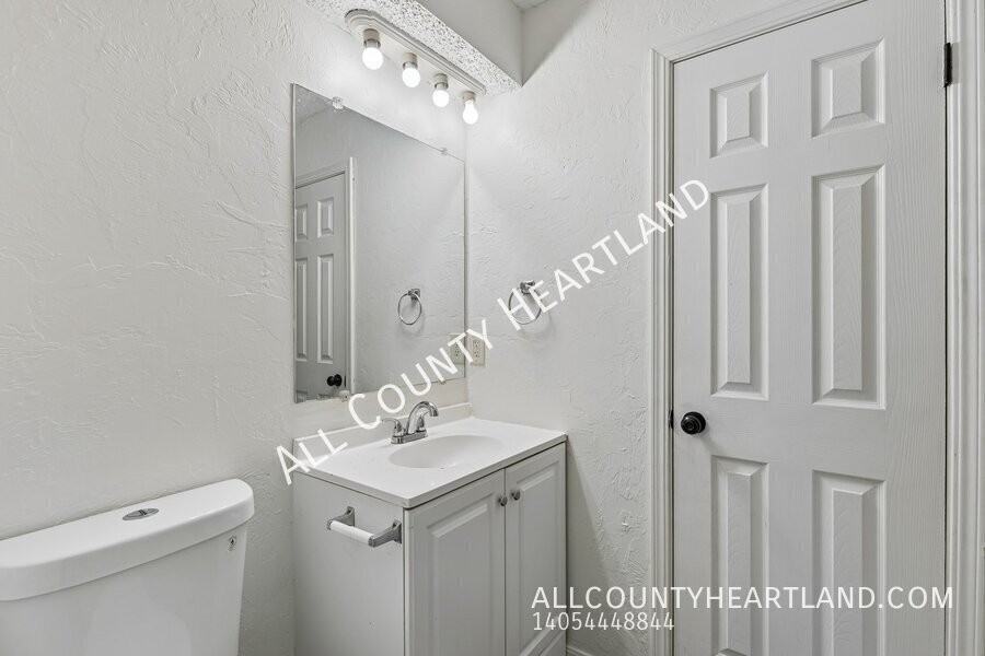119 Woodman Dr - Photo 7 of 10