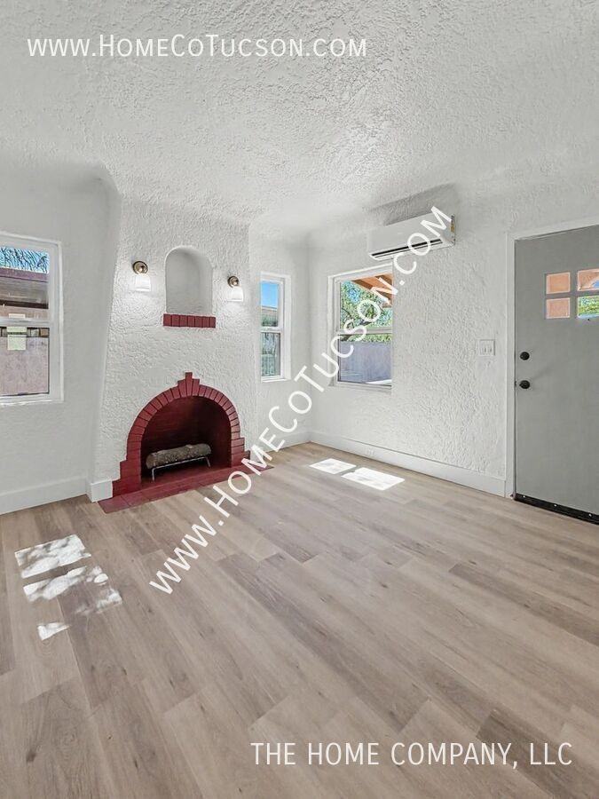 1812 E 9th St - Photo 6 of 24