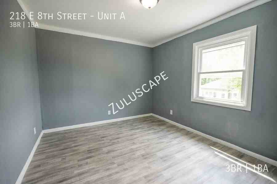 218 E 8th St #A - Photo 7 of 15