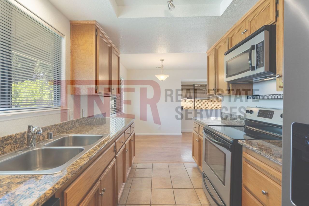 5807 Filbert Ave - Photo 3 of 25
