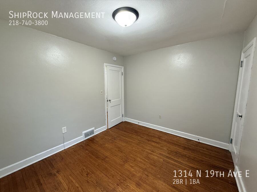 1314 N 19th Ave E - Photo 5 of 12