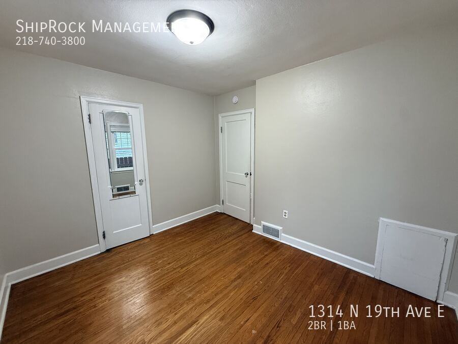 1314 N 19th Ave E - Photo 7 of 12