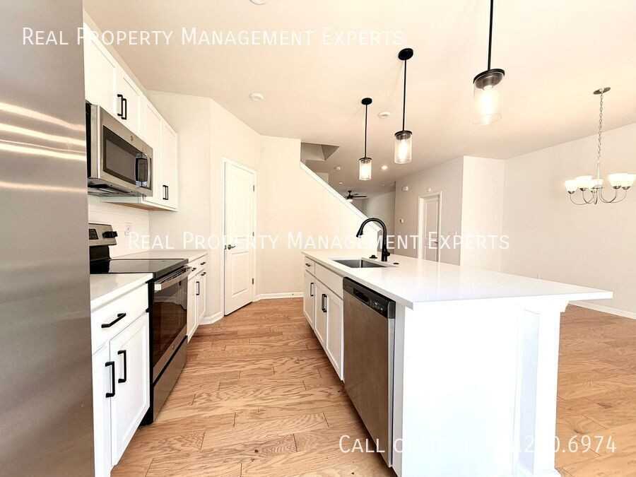 6016 Caprera Way - Photo 4 of 17