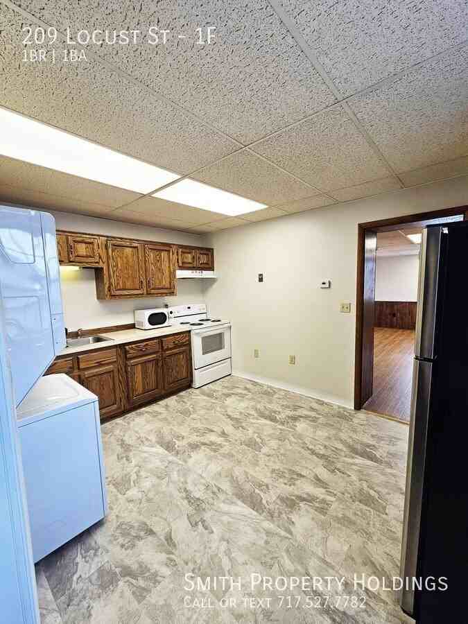 209 Locust St #1F - Photo 2 of 15
