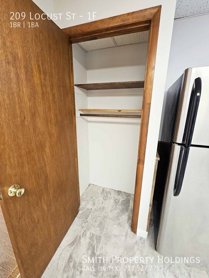 209 Locust St #1F - Photo 4 of 15