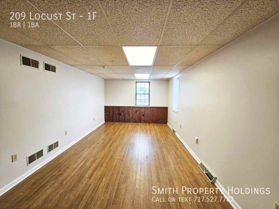 209 Locust St #1F - Photo 5 of 15