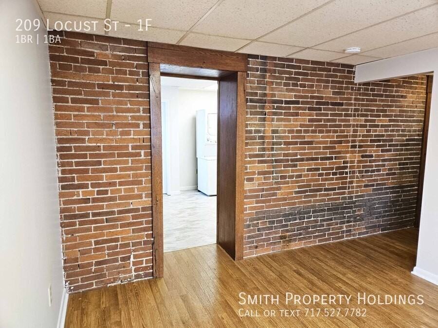209 Locust St #1F - Photo 7 of 15
