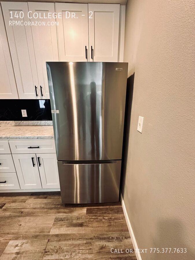 140 College Dr #2 - Photo 3 of 11