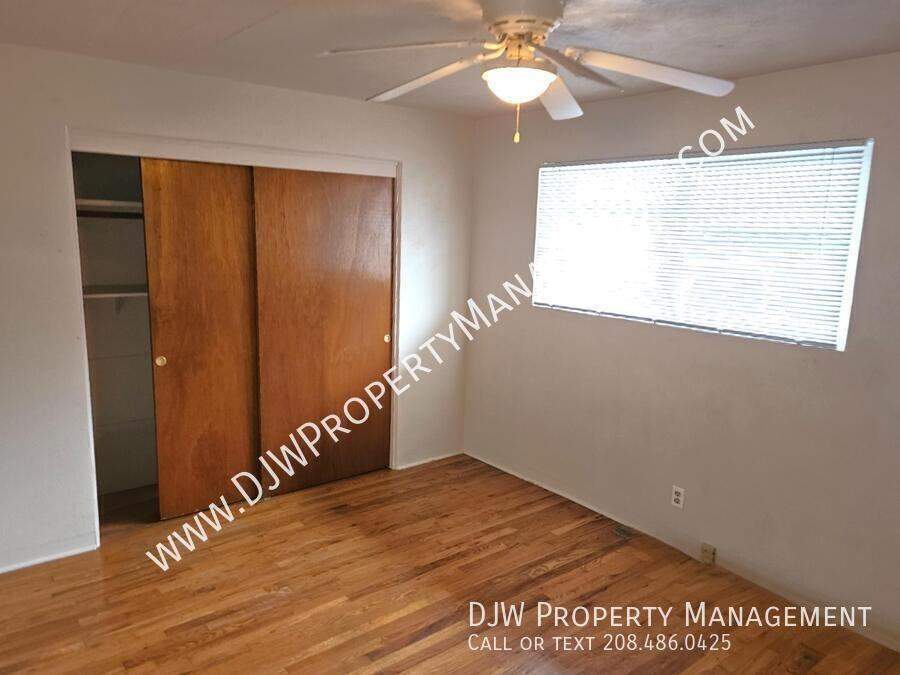 1627 W Martha St - Photo 3 of 9