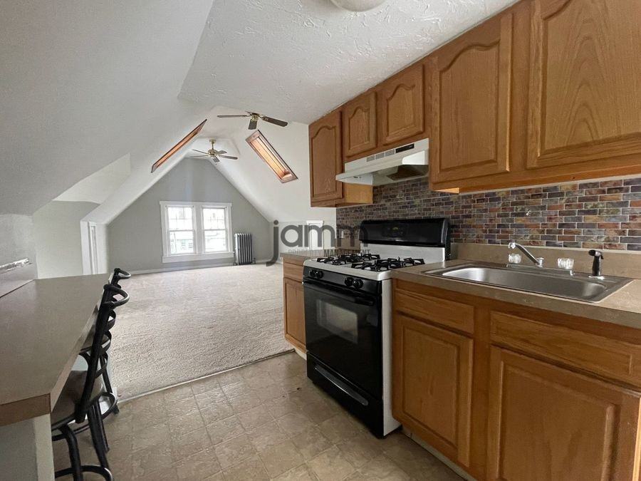 1548 Alameda Ave #LOFT - Photo 5 of 9