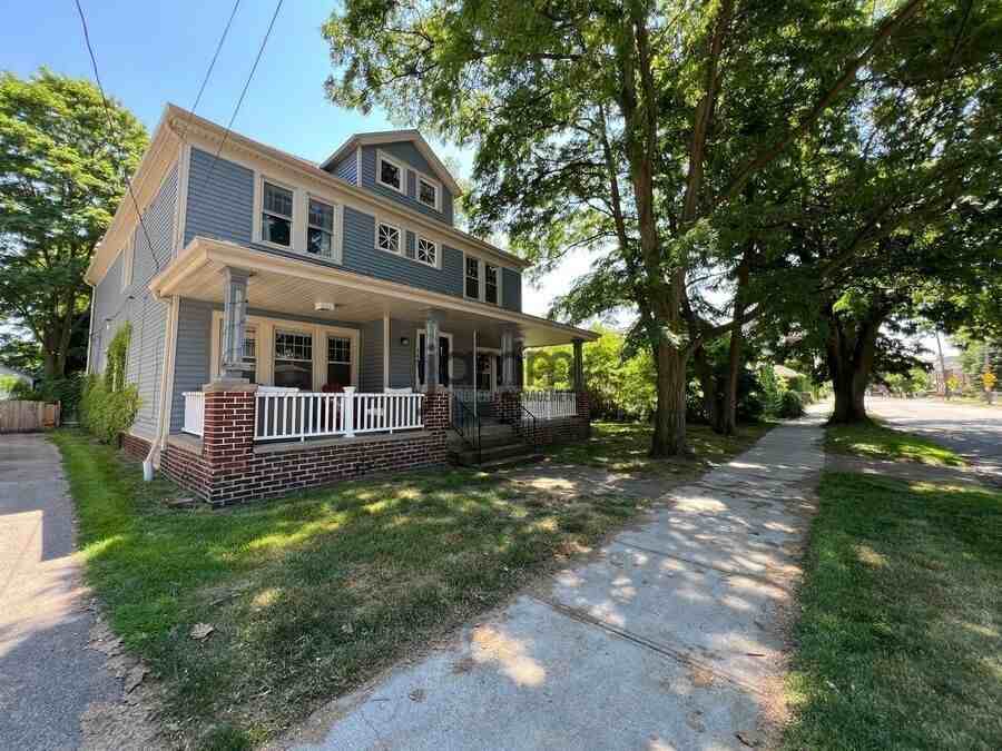 1441 W 58th St - Photo 2 of 21
