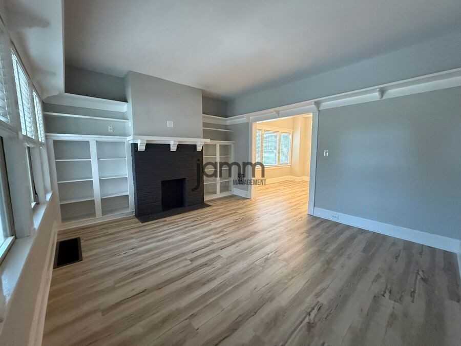 1441 W 58th St - Photo 3 of 21
