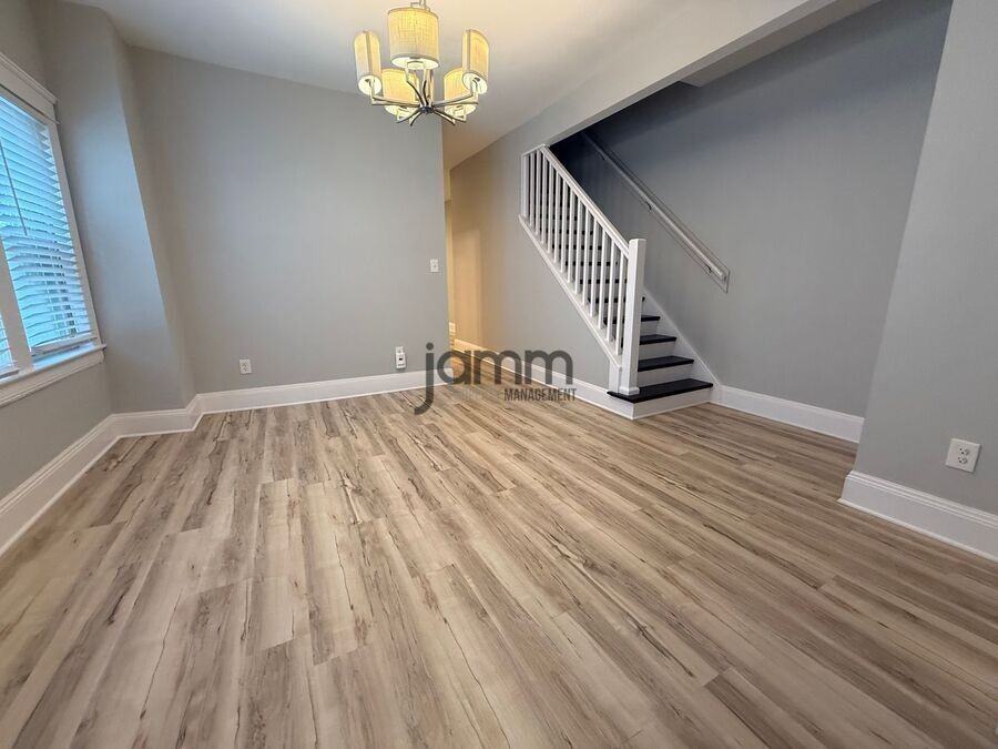 1441 W 58th St - Photo 6 of 21