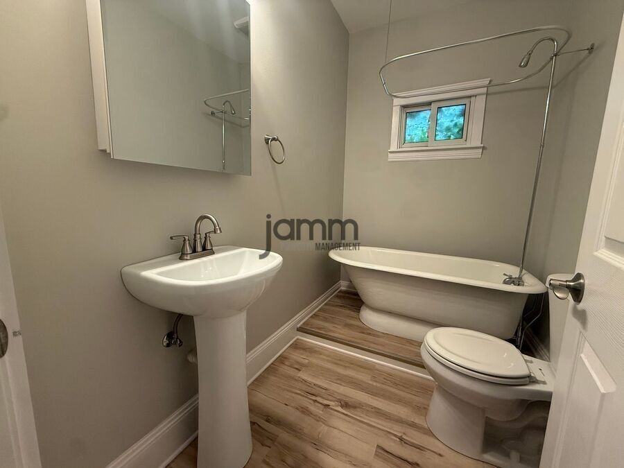 1441 W 58th St - Photo 7 of 21